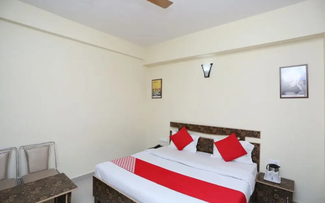 OYO 33407 Hotel Ashiana
