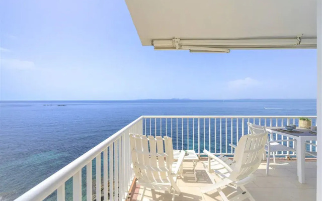 Pretty Apartment With Balcony