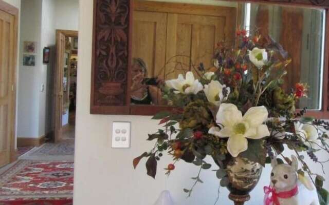 Redwood Valley B & B