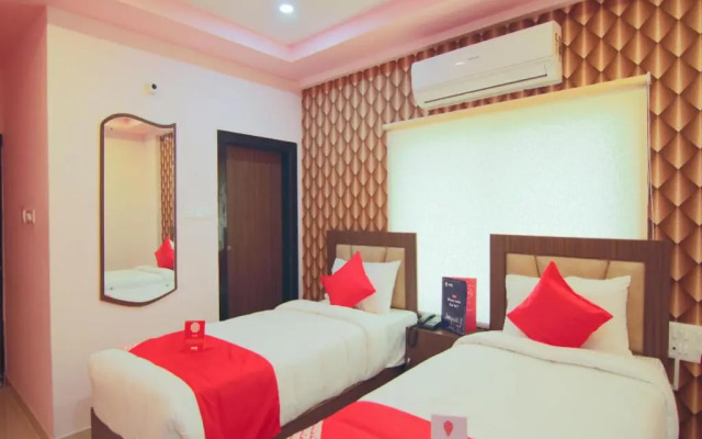 Hotel B Square by OYO Rooms