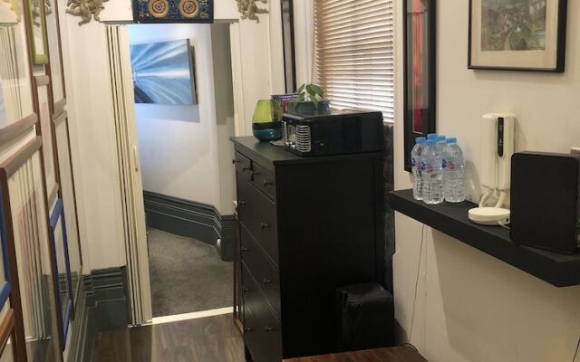 Charing Cross Rooms - B&B