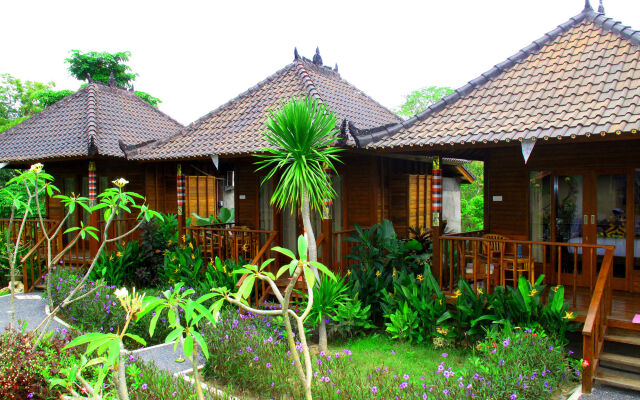 Dmas Huts Lembongan