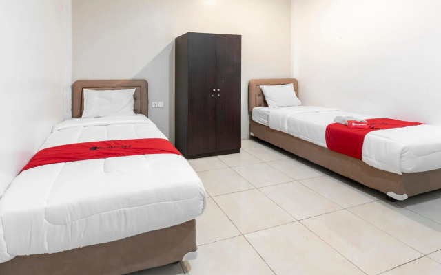 RedDoorz near T1 Juanda Airport