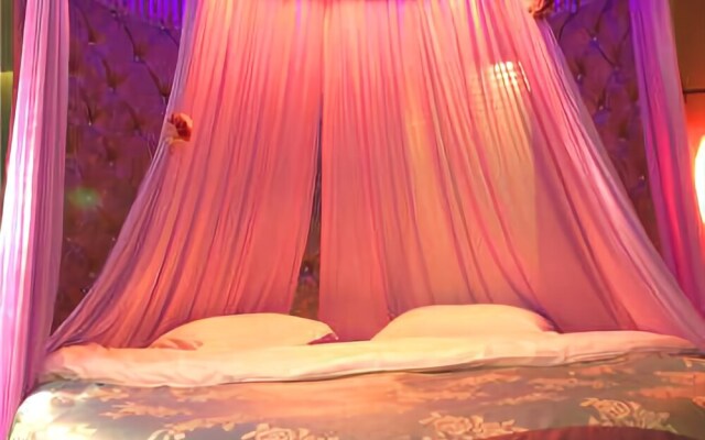 Jun Du Holiday Hotel (Changshan Lugu Meixi Lake)