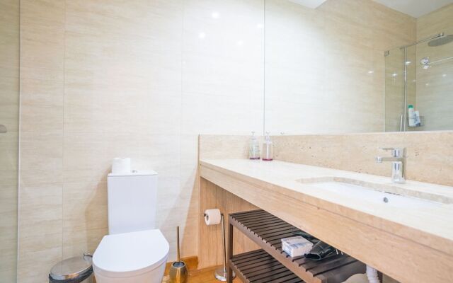 Principe Real Charming and Modern Apartment