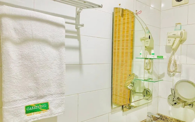 Oakspring Hotel & Luxury Suites