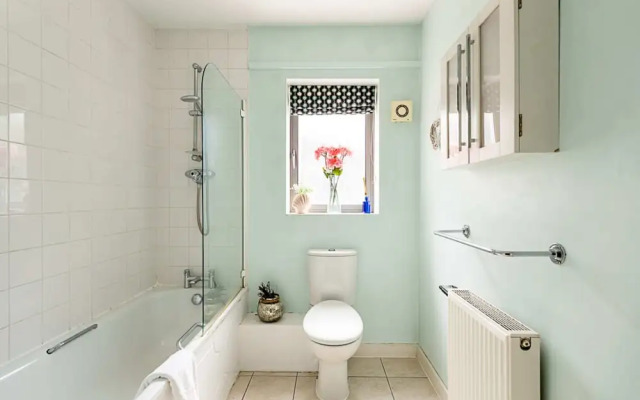 London Apartment in Trendy Clapham Junction