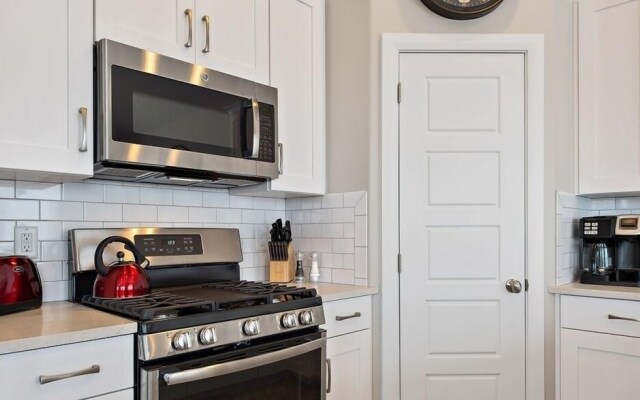 Spacious Villa 5 minutes to Lake State park by Redawning