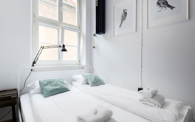 Old Town Apartment Slusarska