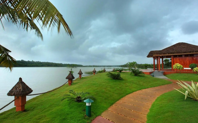 Fragrant Nature Backwater Resort & Ayurveda Spa