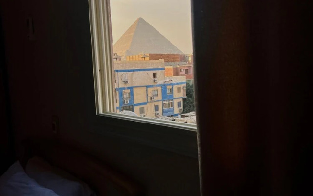 Grand Pyramids View Guesthouse