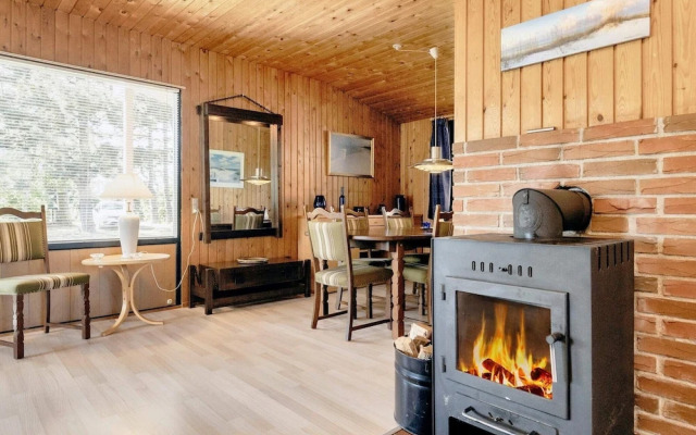 6 Person Holiday Home in Vaeggerlose