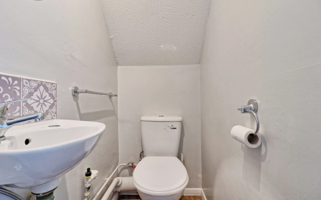 Tranquil Garden Retreat in Buckhurst Hill