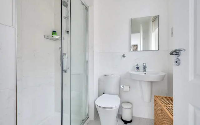 Tranquil 4-bed Oasis Modern Chic