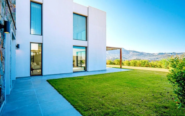 Tranquil Yalıkavak Retreat: Private Pool, Sea Views & Family Paradise