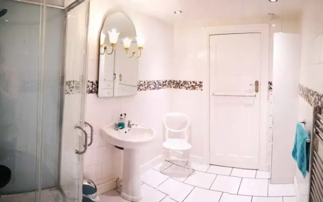 Charming 5-bed House in Boston Lincolnshire