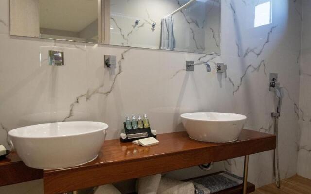 Aianteion Bay Luxury Hotel & Suites