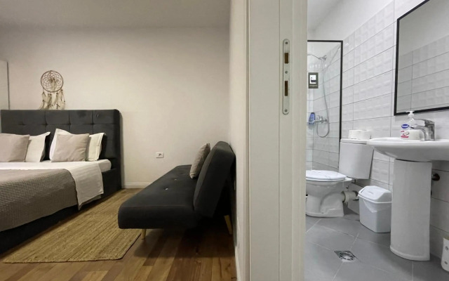 Central Studio Apartments