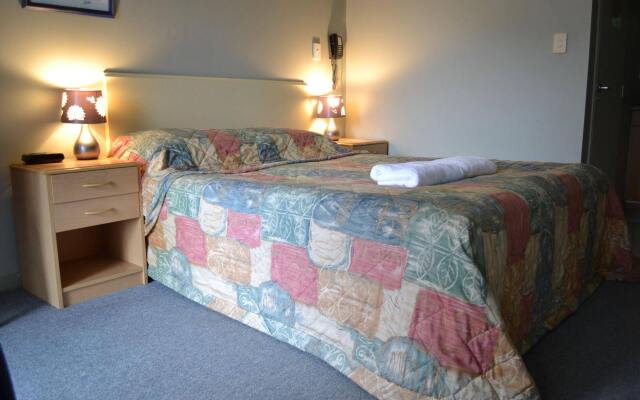 Courtesy Court Motel