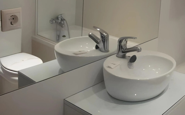 Pdh, Lda. Paredes Design Hotel