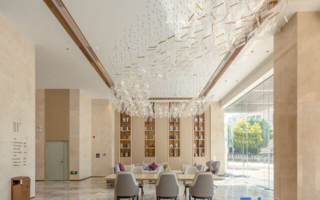 Lavande Hotel (Yunfu Luoding Branch)