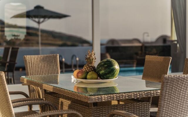 Kaminos Private Villa