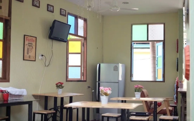 RoomQuest Amphawa Floating Market