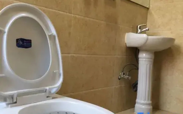 Urumqi Jiuyang Express Hotel