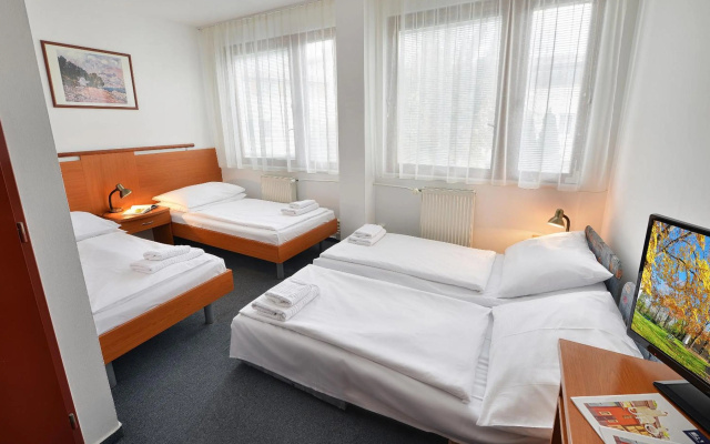 EA Hotel Populus