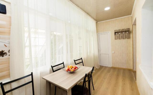 Apartment in Cozy Little Yard