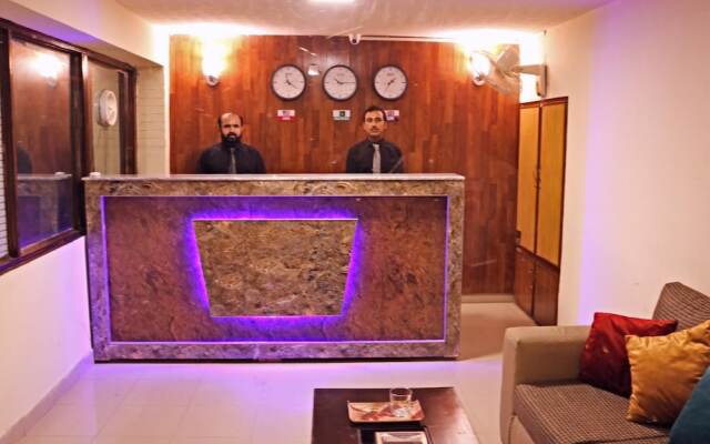 Hotel Four Season Inn