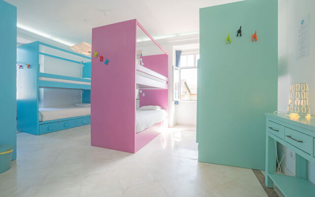 BLUE Boutique Hostel & Suites