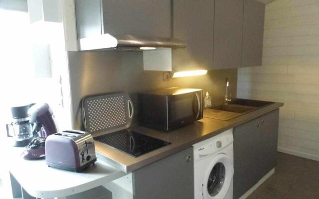 Joli petit T2 calme au bord de leau