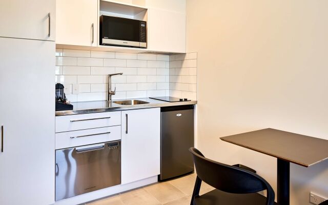 Sojourn Apartment Hotel - Ghuznee