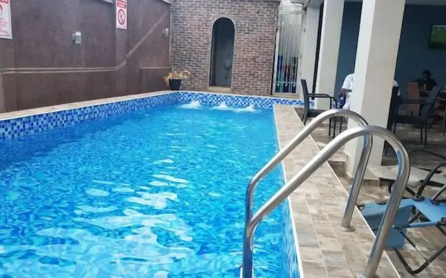 Camas Hotel and Suites
