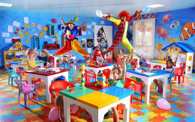 Pickalbatros Alf Leila Wa Leila Resort - Neverland Hurghada