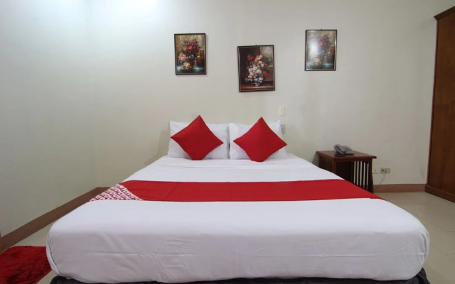 Oyo 130 Jy Crown Palace