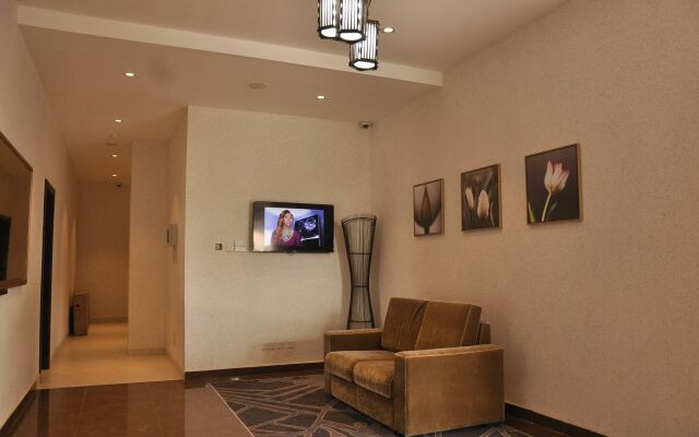 Golden Tulip Oniru Suites