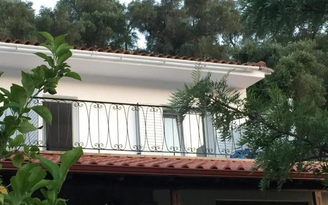 villalithos studio 2