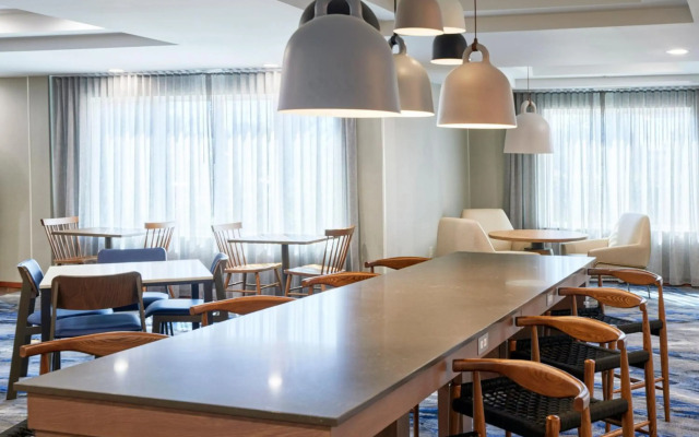 Fairfield Inn & Suites by Marriott Burlington
