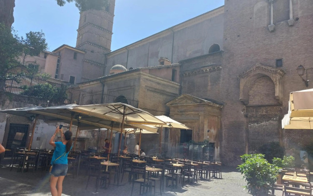 Spanish Steps bedroom