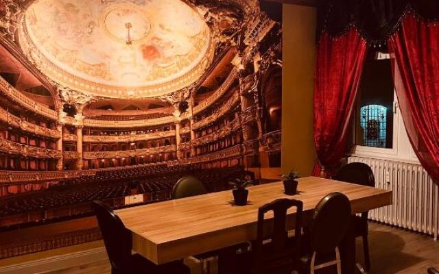 L'Industrie de Marie - Comme un Livre Ouvert