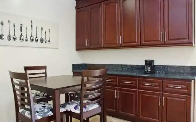 LA022 4 Bedroom Holiday home By Senstay