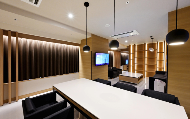 Odysis Suites Osaka Airport Hotel – Guest Rooms – Izumisano