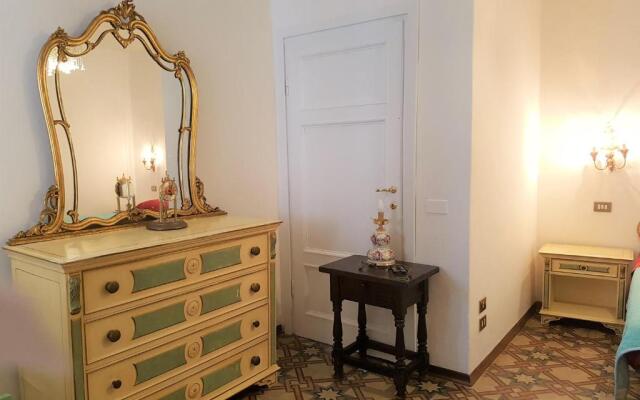 Historical Apartments By Seaside