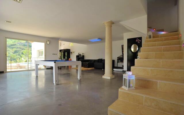 Villa With 3 Bedrooms In Auriol With Wonderful Mountain View Private Pool Enclosed Garden