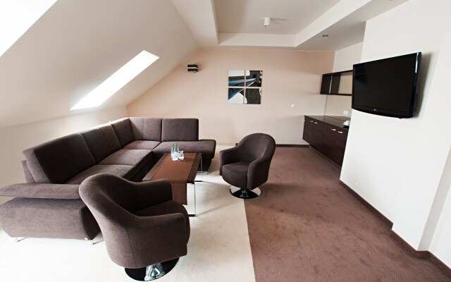 GEM Hotel
