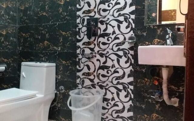 Airport Hotel Royal Inn