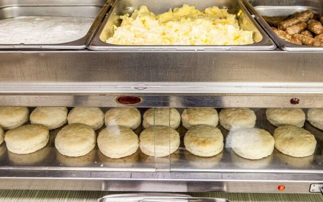 Quality Inn Decherd / Winchester