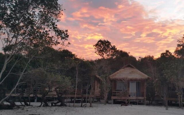 Natural Island Bungalows